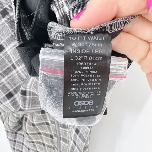 NWOT Asos Design Tapered Smart Cargo Pants in Gray Check Multi Pockets Sz 30x32 - Picture 9 of 11